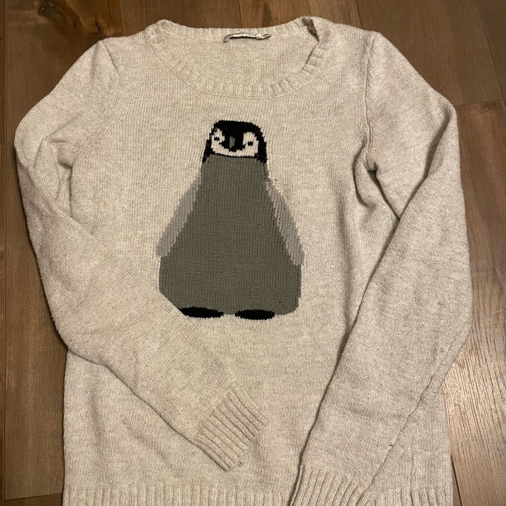 3/$25 Fun penguin long sleeve sweater